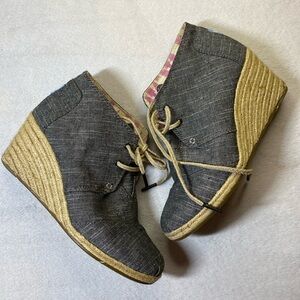 Toms ✨ Lace Up Wedge Shoes Size 8.5